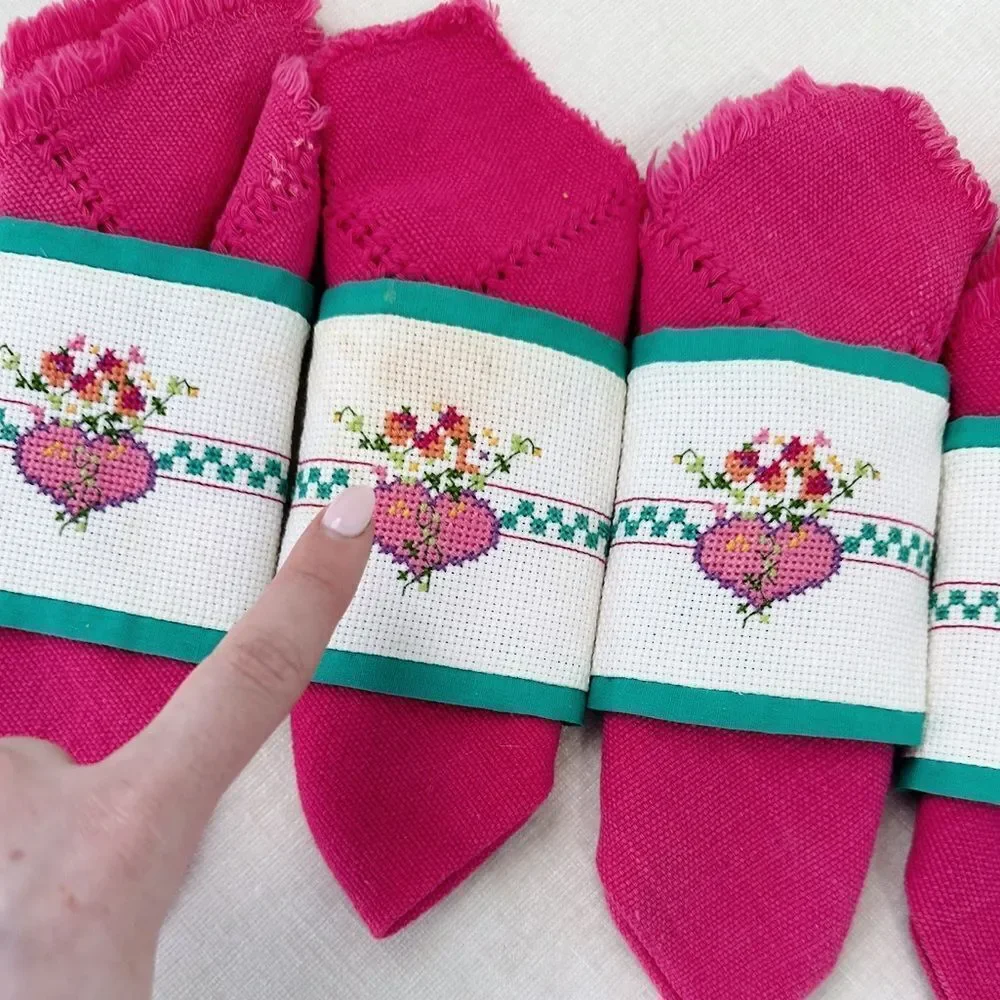 90’s Vintage Pink Heart Embroidered Napkins